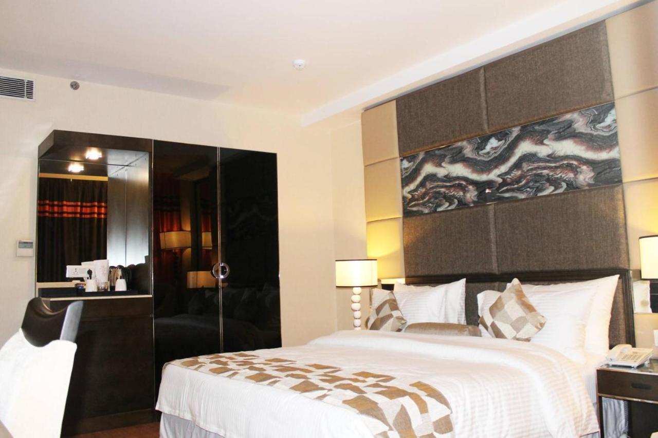 The Palm Spring A Boutique Hotel Naraina New Delhi Exteriör bild