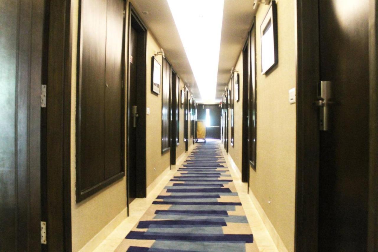 The Palm Spring A Boutique Hotel Naraina New Delhi Exteriör bild