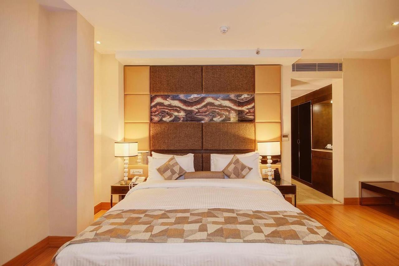The Palm Spring A Boutique Hotel Naraina New Delhi Exteriör bild